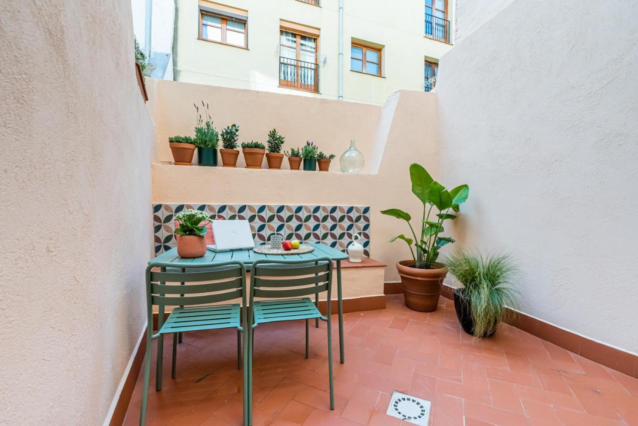 Vestal Suites Domo Cambrils Bagian luar foto
